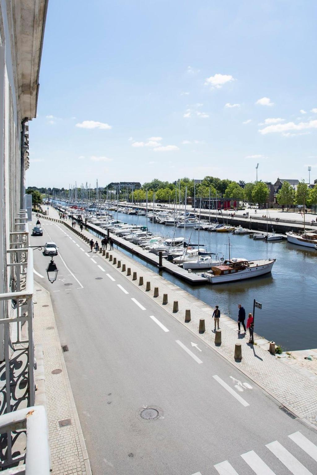 Appartement Vue Imprenable Sur Le Port, Charmant Et Clair! à Vannes Extérieur photo